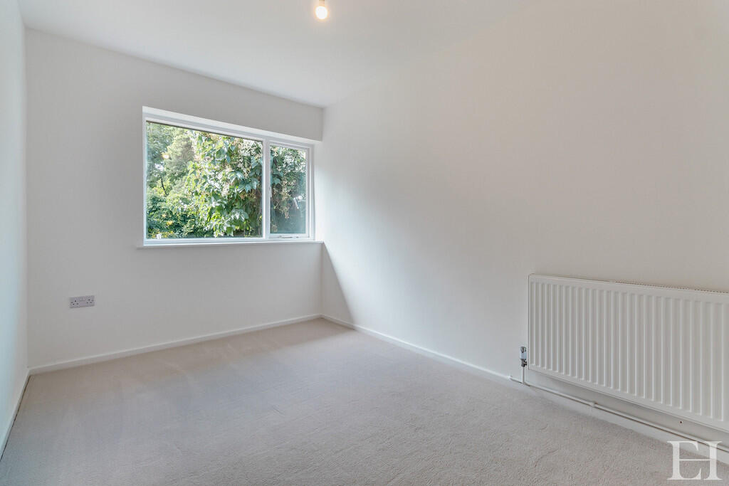 8658771-interiorW...