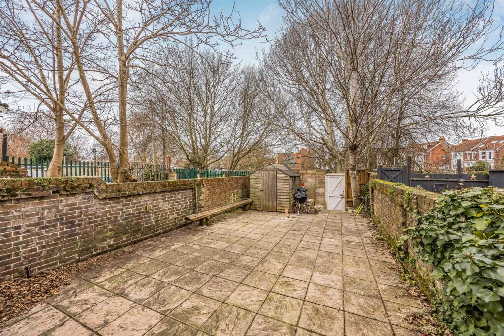 59 Waverley Road, Southsea-Small-PorticoMarketing-