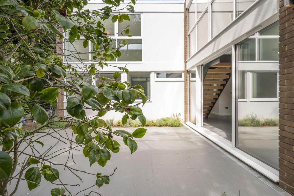 56 Cottenham Drive,15.jpg