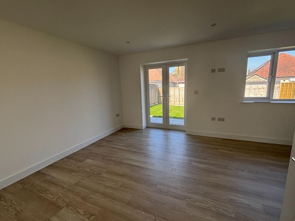 Rear Facing Lounge 