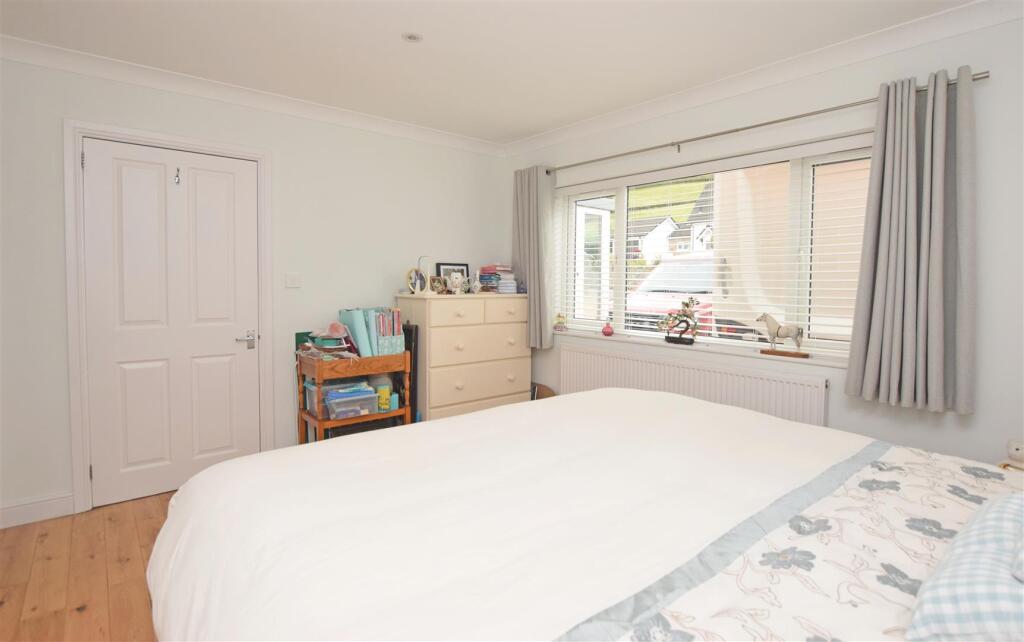 Bedroom 2 V3.JPG