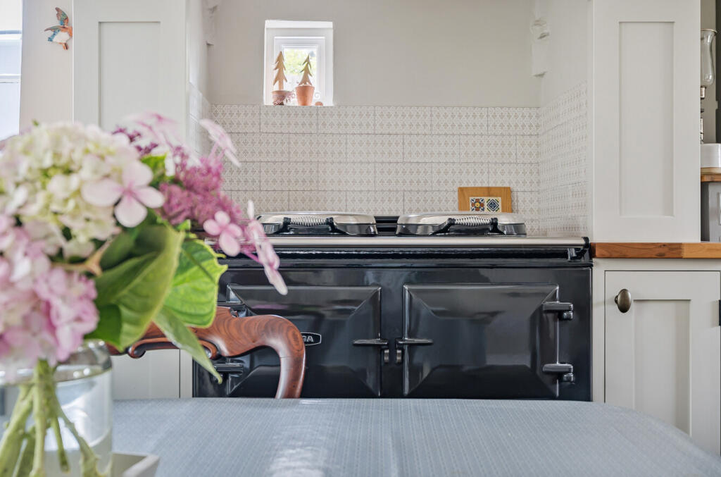 1356480-9-68cbe96...