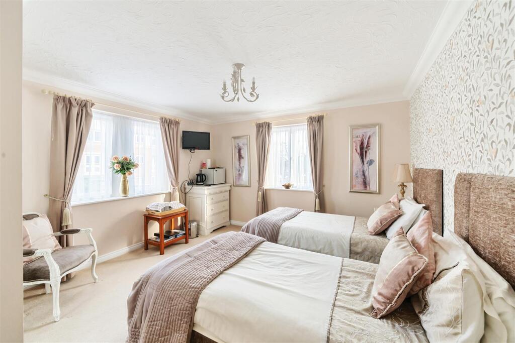 Owners Guest Suite (3).jpg