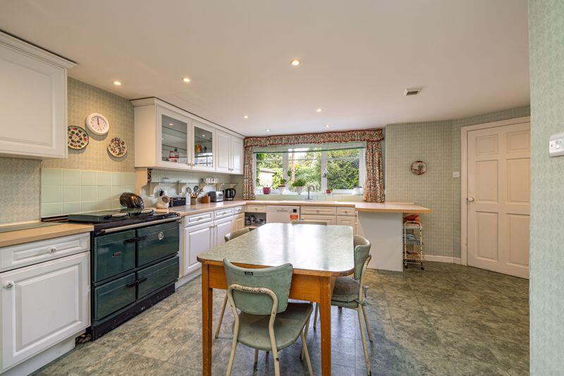 Breakfasting Kitchen