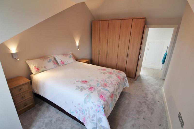 Master Bedroom to En Suite