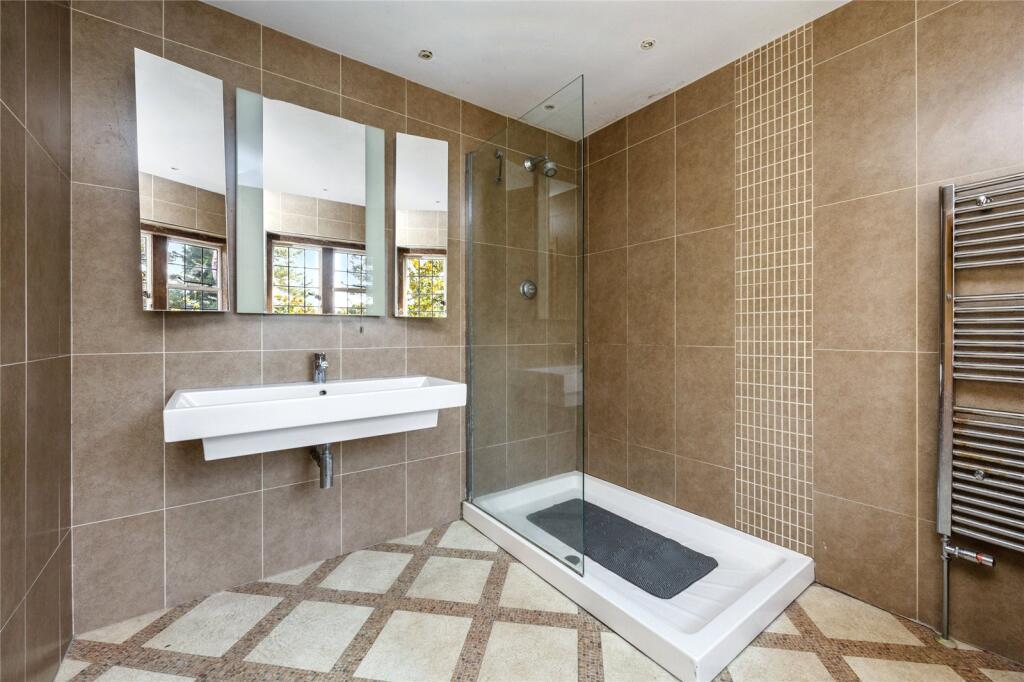 Bedroom One En Suite