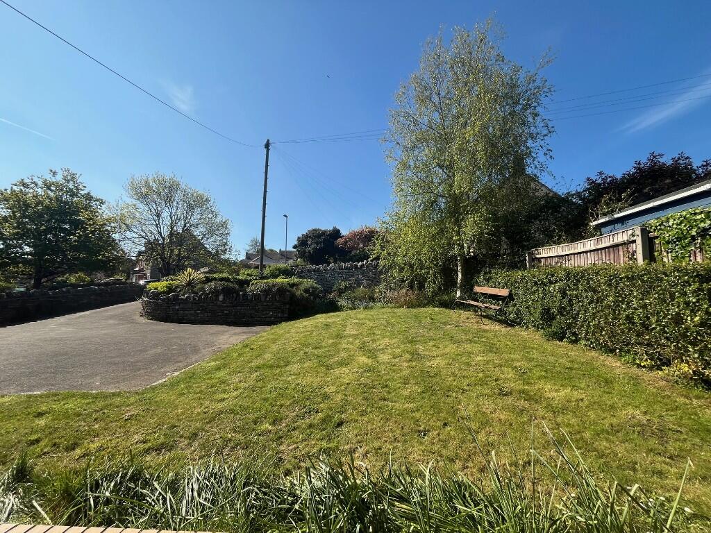 Front garden (south)