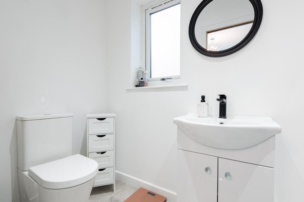 ENSUITE SHOWER ROOM