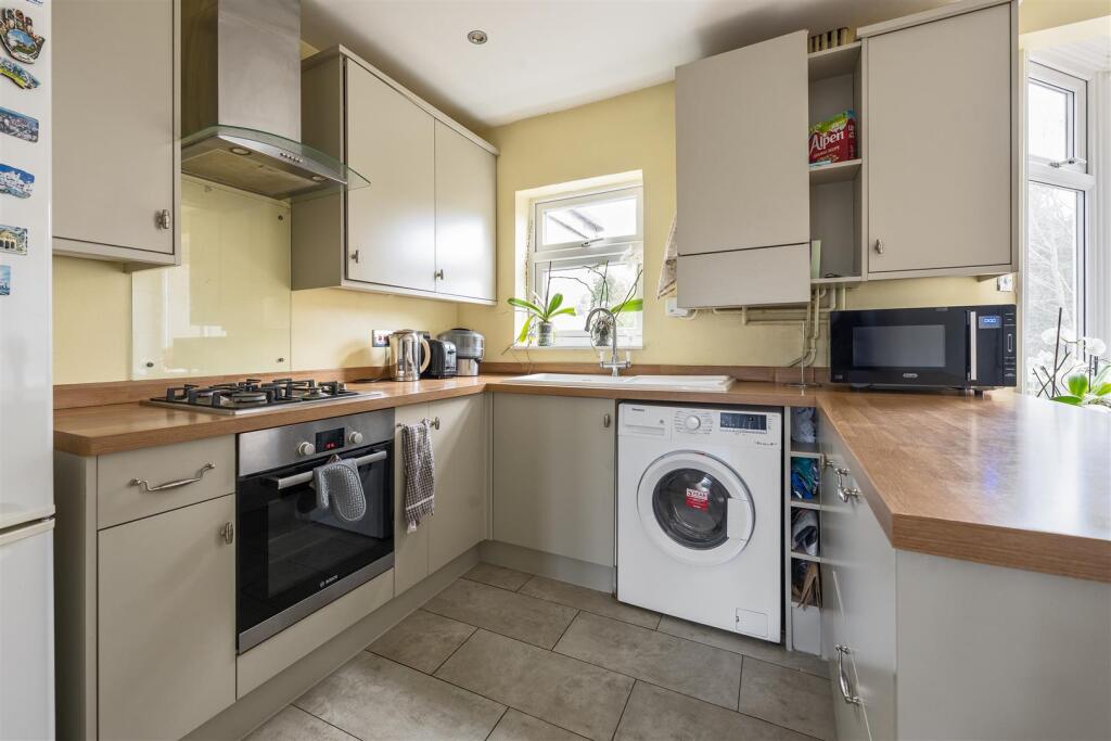 Brackley Square, IG8