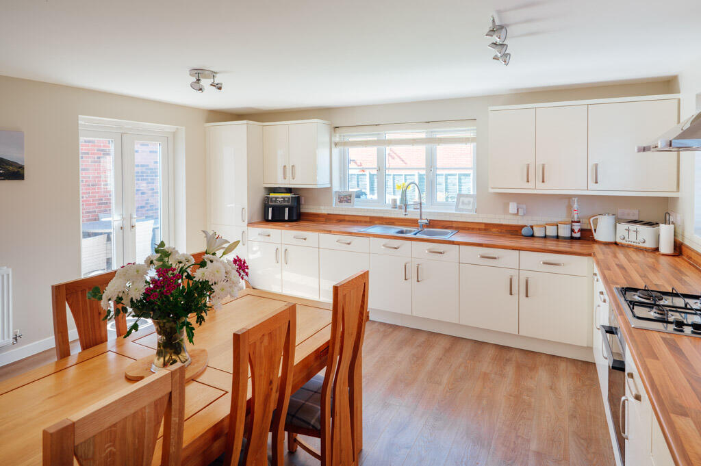 Kitchen / Dining Room