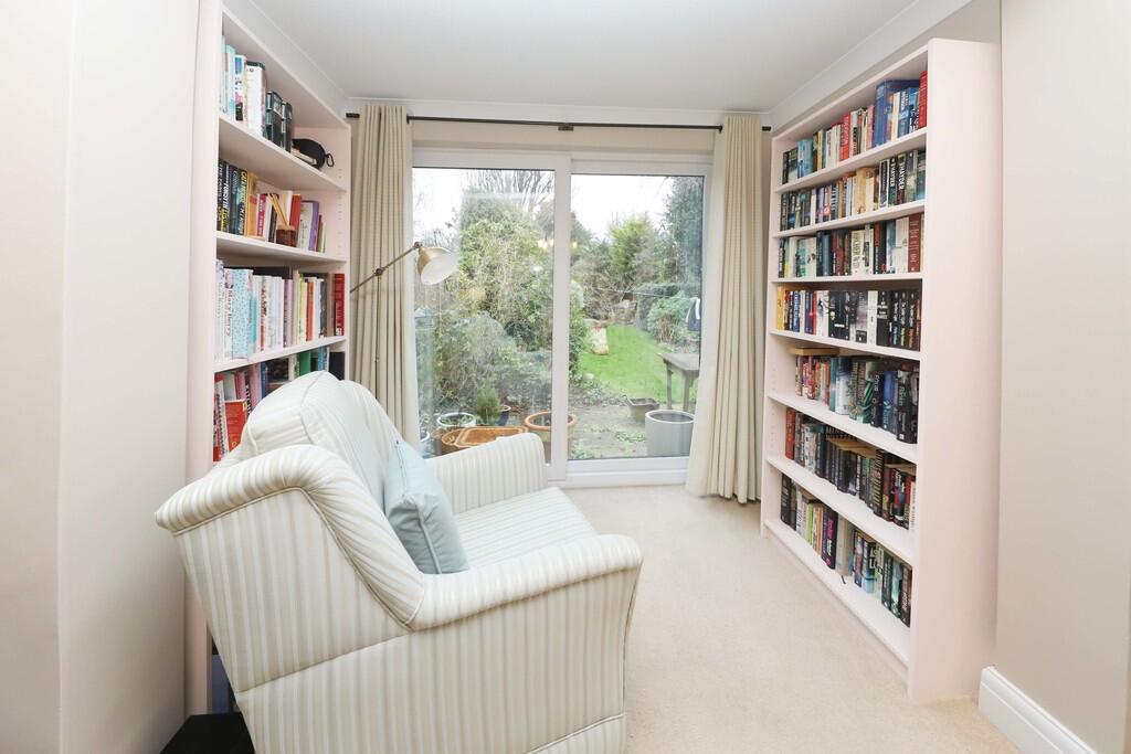 19 Cannonbury Ave...