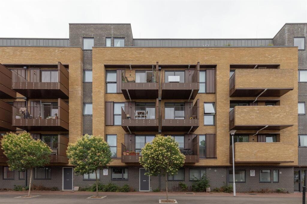 Mission Grove, E17