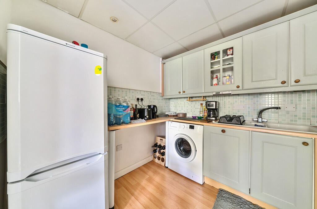 1312394-3-686277a...