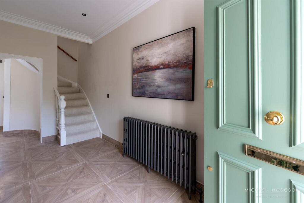 13 Front Street, Whitburn-04.jpg