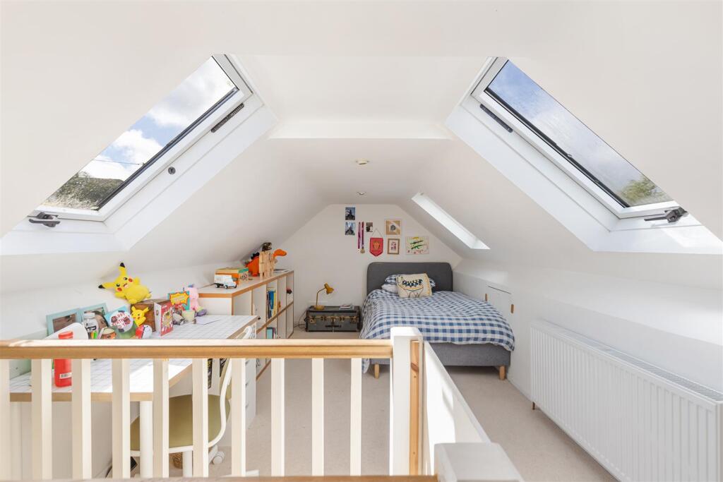 A20 - Cott Lane, Dartington, Deepdene - 240416.jpg