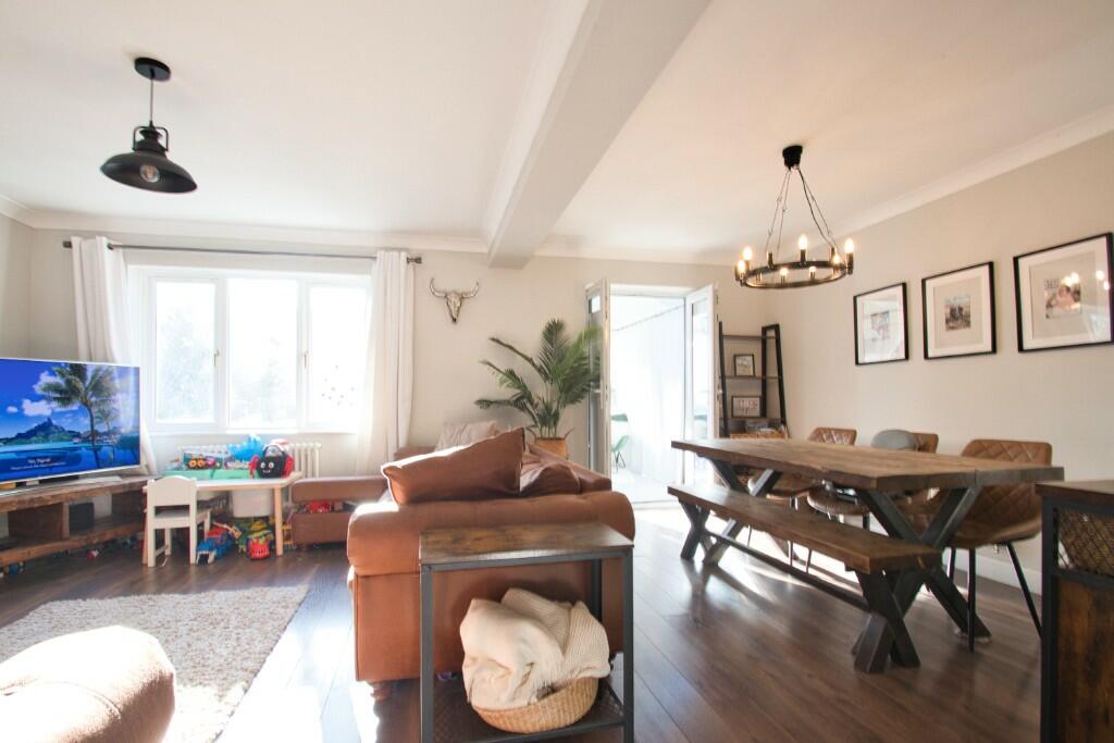 Lounge/Diner