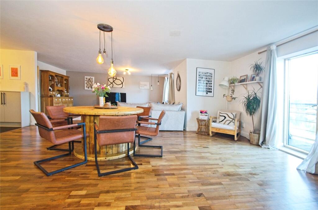 Living/Dining Area
