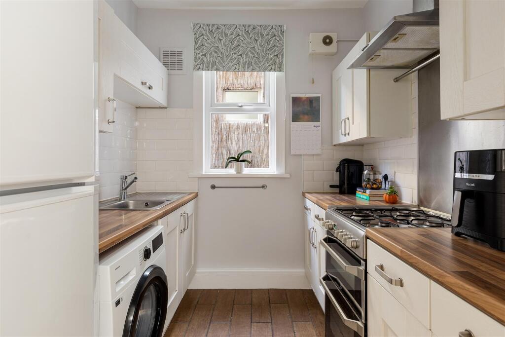 Francis Road, E10
