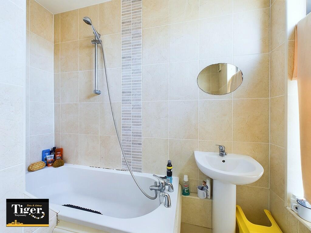 CAM03440G0-PR0172...