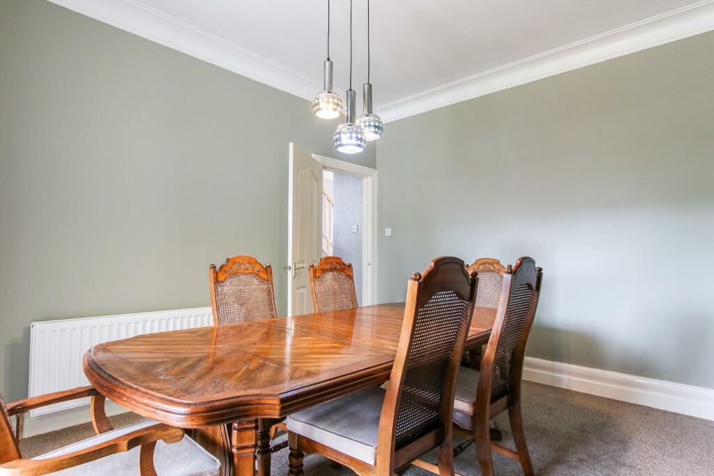 Dinning room2.jpg