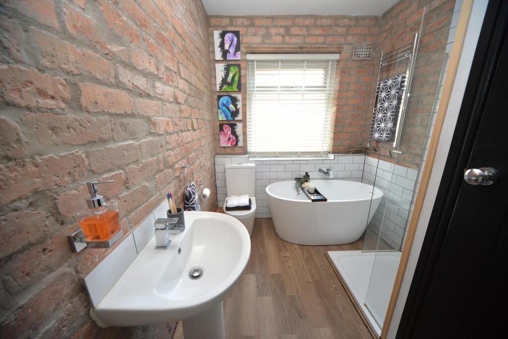 Bathroom.JPG