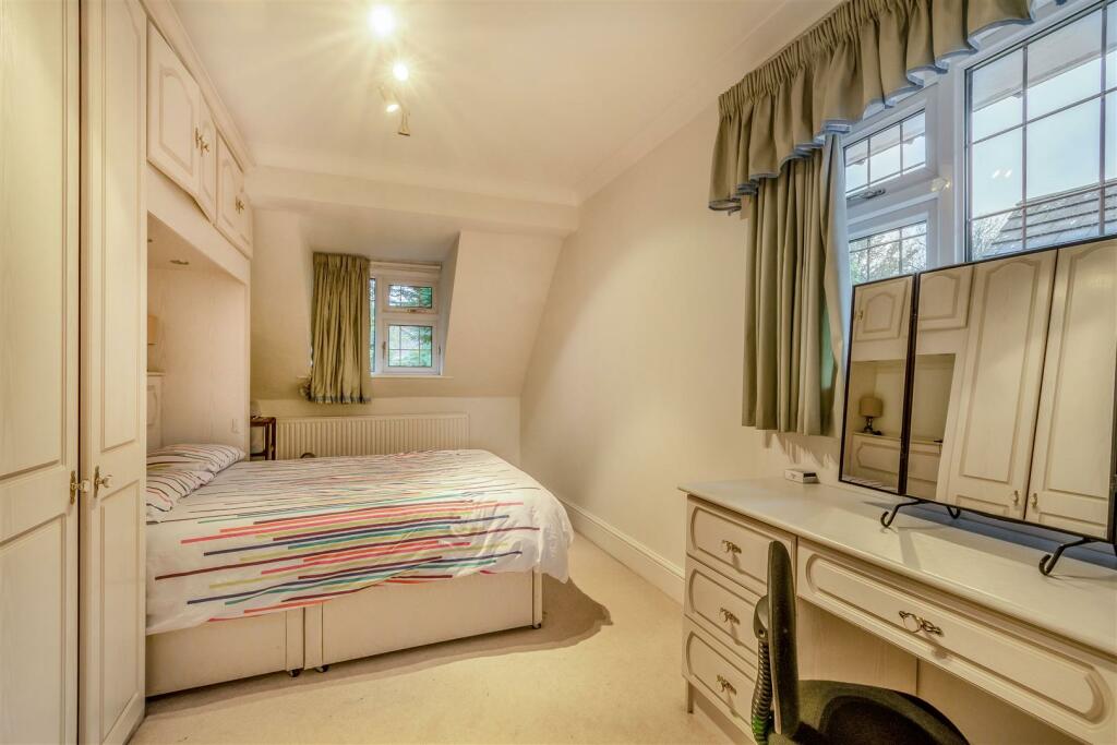8528405-interior39.jpg