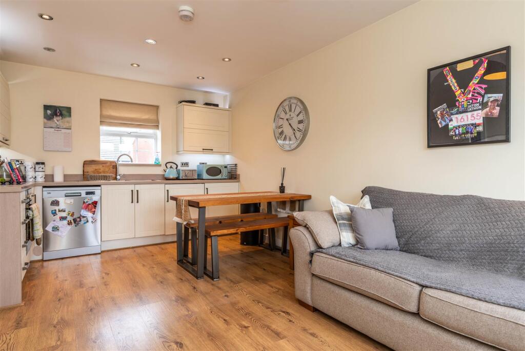 OPEN PLAN LIVING ROOM &amp; KITCHEN