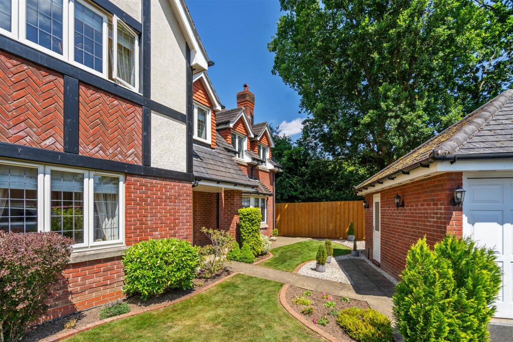 4 Hinchwick Court_26.jpg