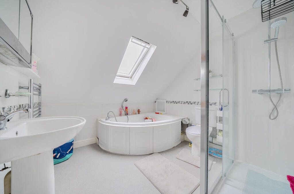 131121815685a6da5a1932