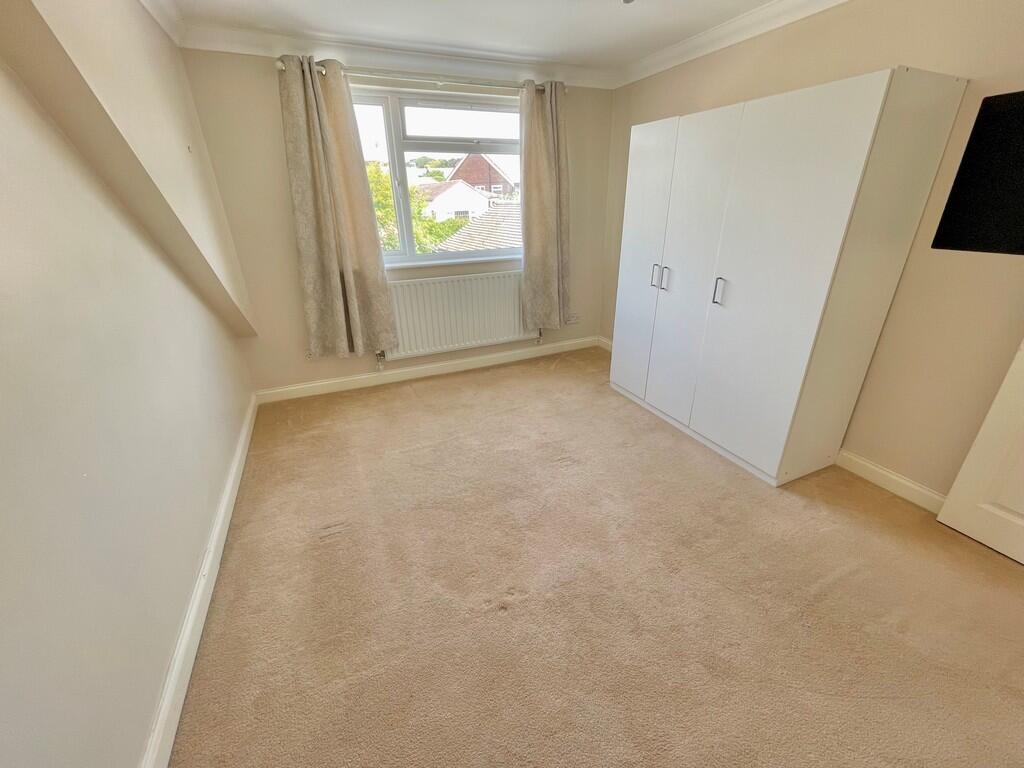18 Moorfoot Road ...