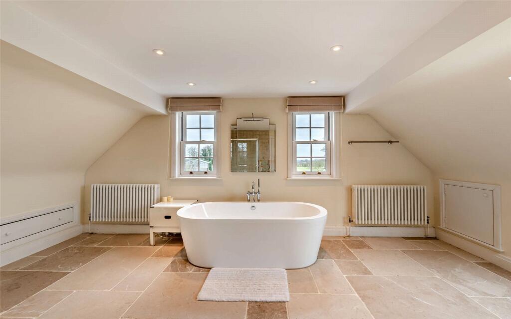 Bed 4 En Suite