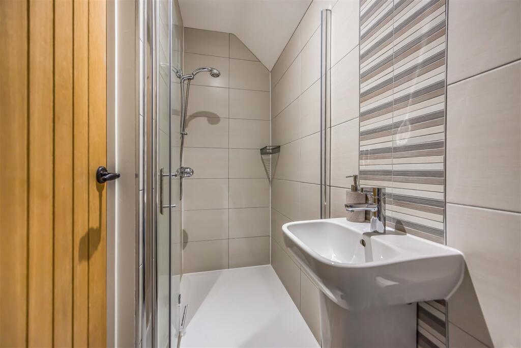 15 Sinah Lane, Hayling Island-Small-PorticoMarketi