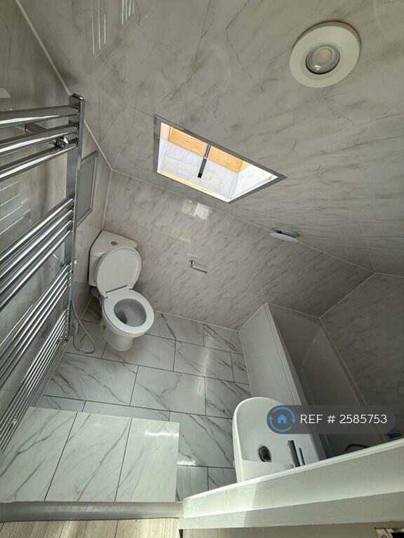 Loft Studio Flat Bathroom