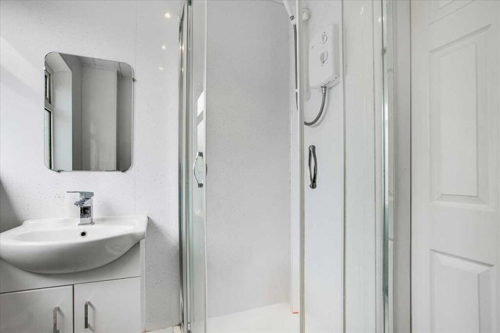 Shower Room (2)