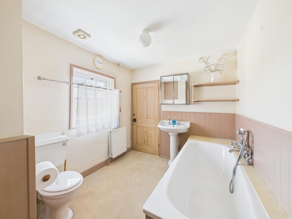 CAM02909G0-PR0369-STILL011