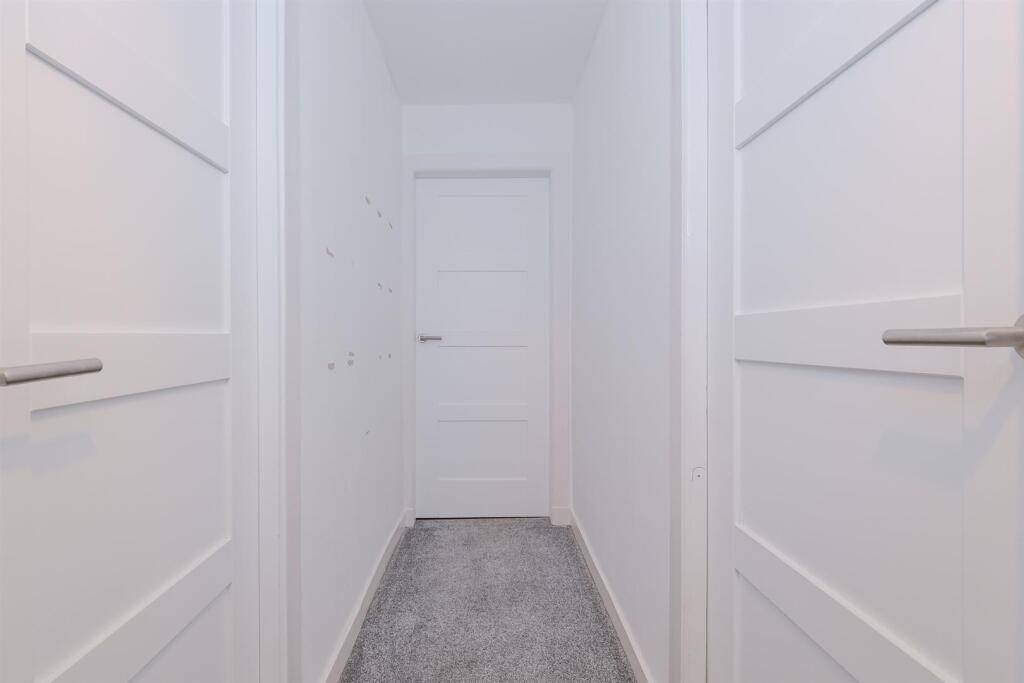 022-241 Dyfrig St, Shotts ML7 4BY.jpg