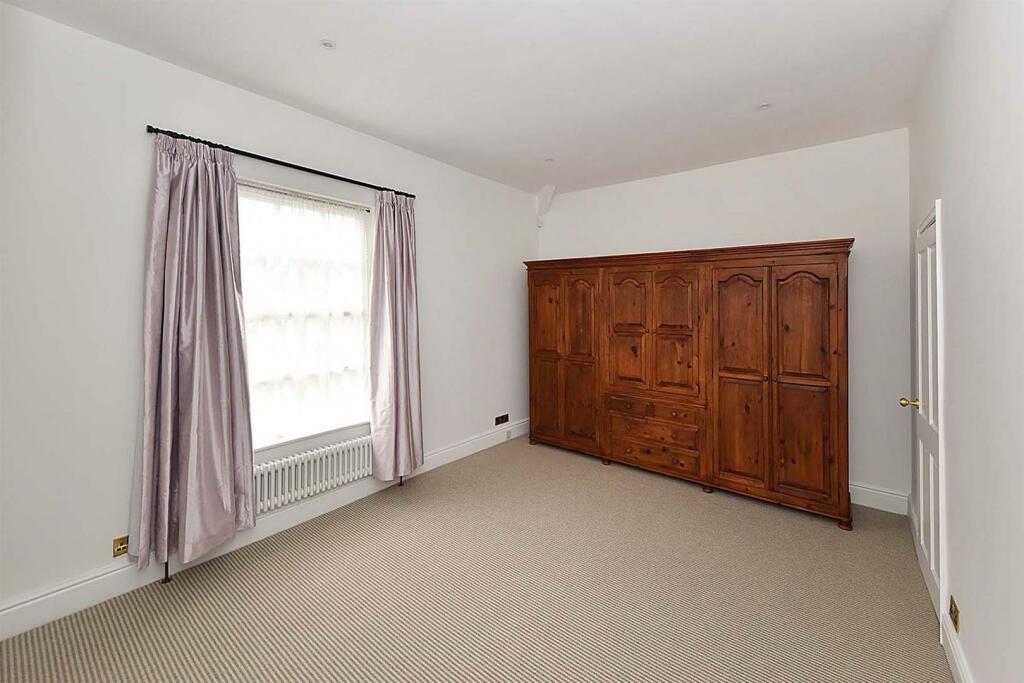 1 Wellington bed2.jpg