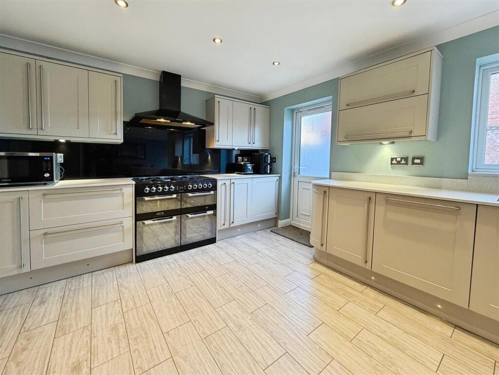 5977bf4f--47EC-8DE0-6D7421034366-66107-00001A99C7B