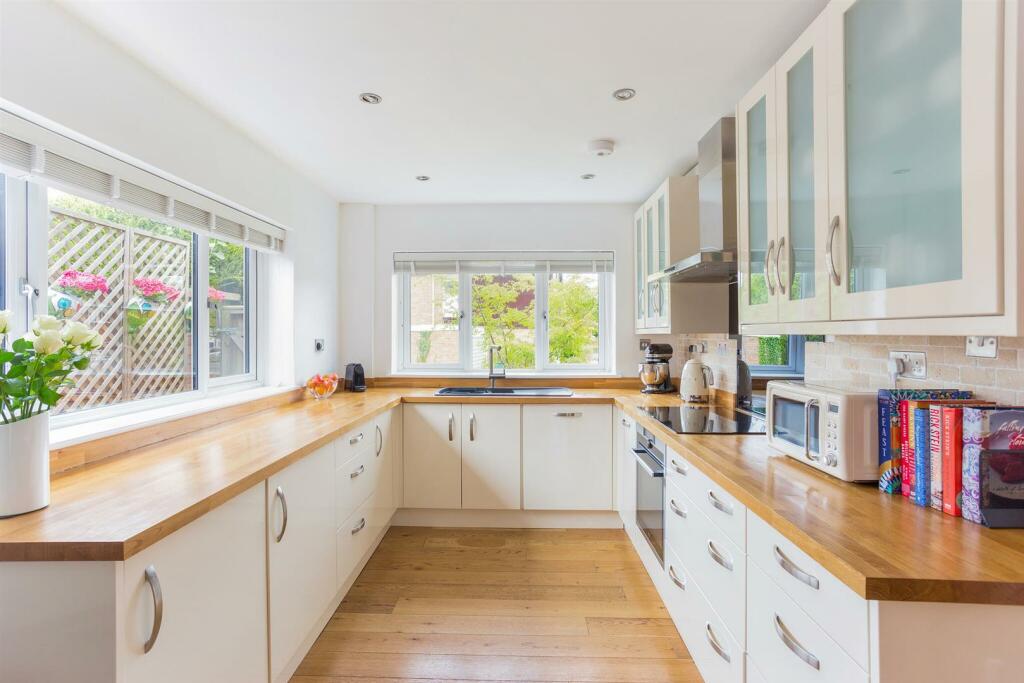 73576_12-Merestones-Close  (8)_low.jpg