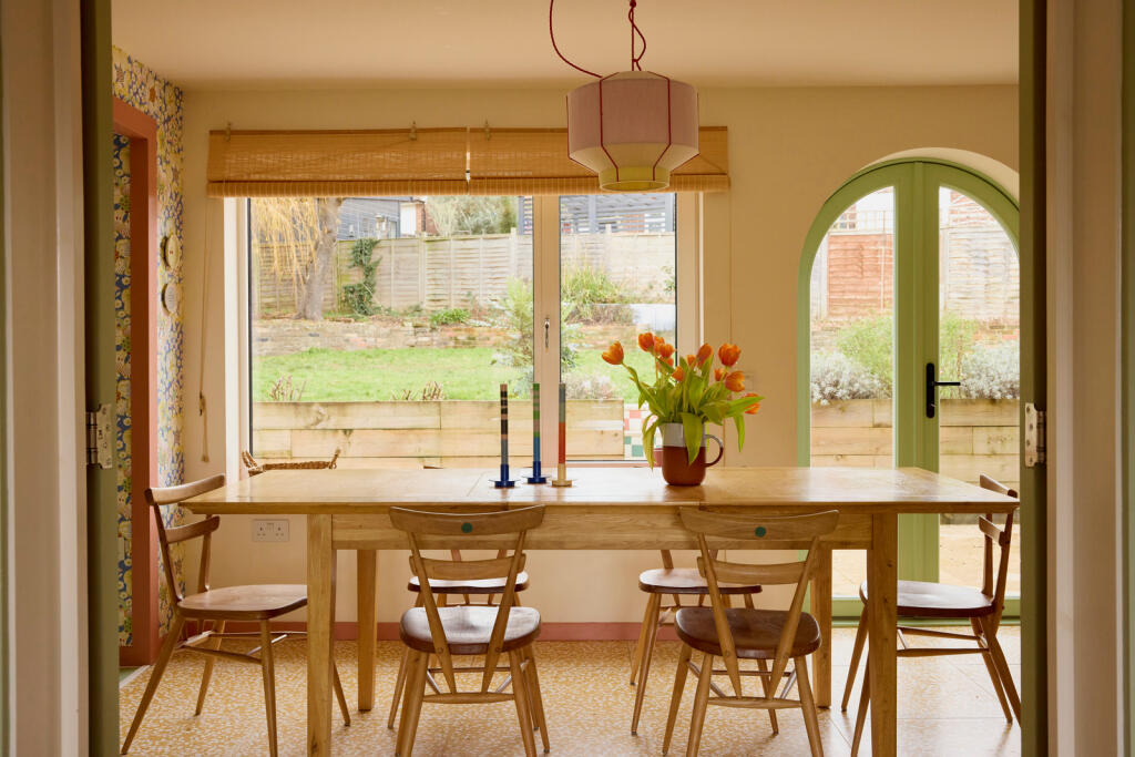 323834 - 25.12.15_TMH_SUTTON CRESCENT_25.JPG