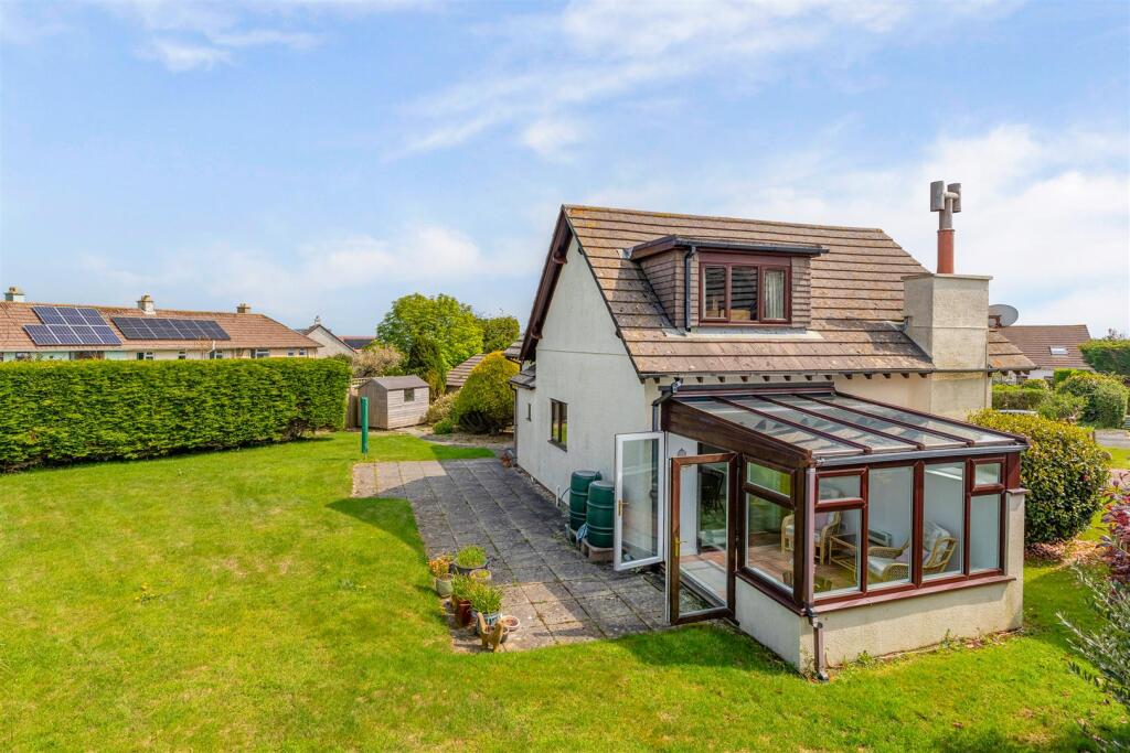 A04 - 10 Crestway Strete - 250424.jpg