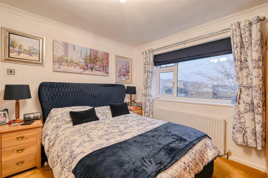 2 Grasmere Drive-08.jpg