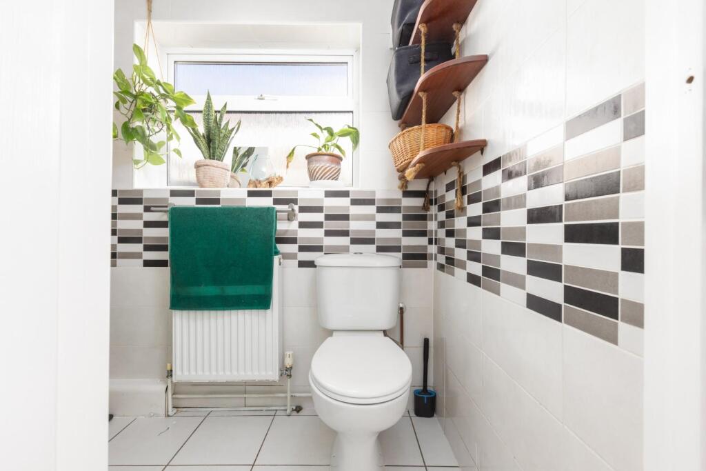 15 Stuart Street, BS5-28.jpg