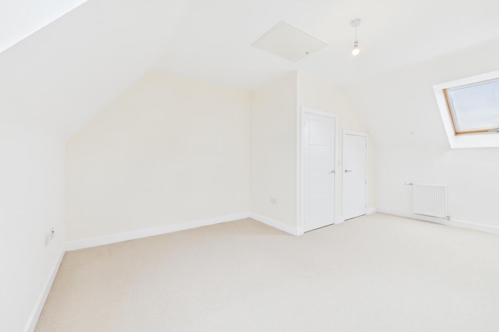 CAM03162G0-PR0225-STILL018