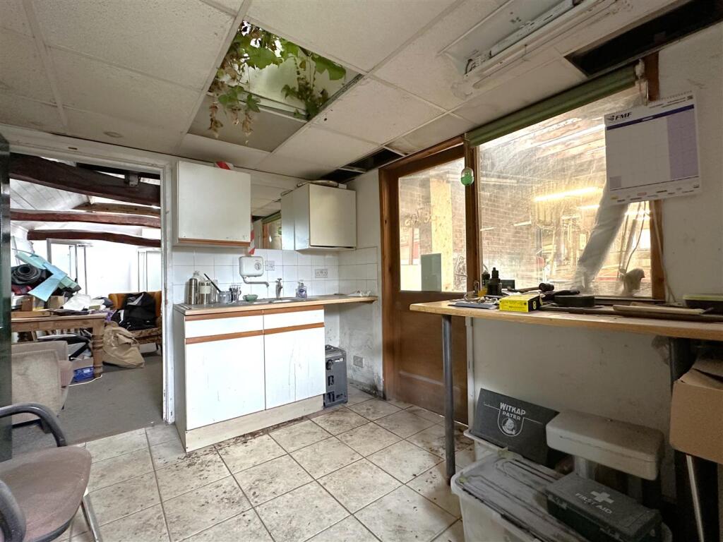 Utility Room 045