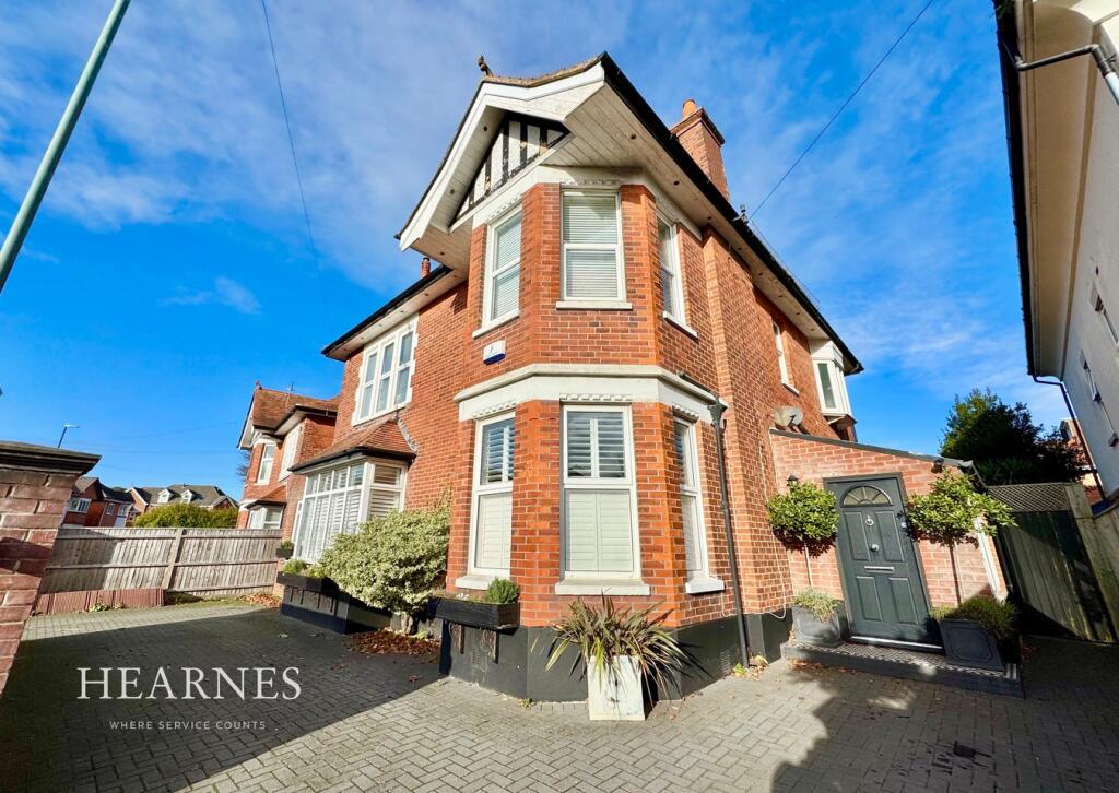 Richmond Park Road, Queens Park, Bournemouth, BH8