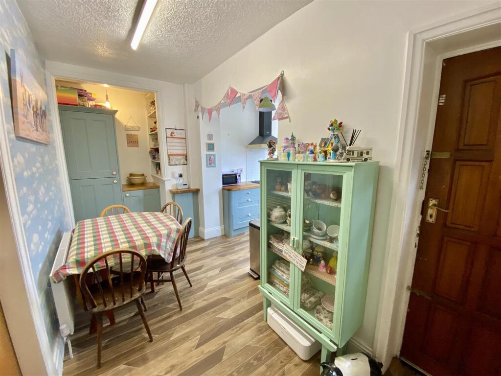 Bramleys Estate Agents - Huddersfield Road - Mirfi