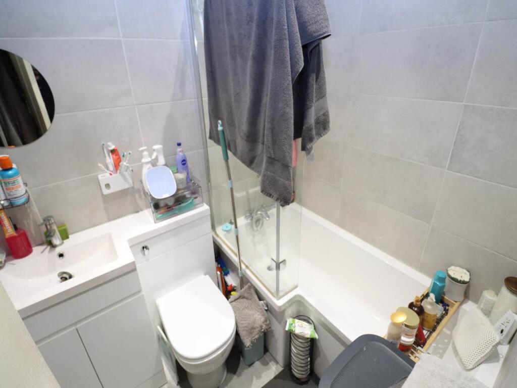 aa18ee7e-f05e-4d32-8