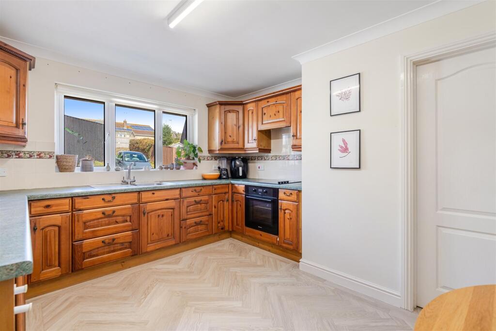 Kitchen breakfast room