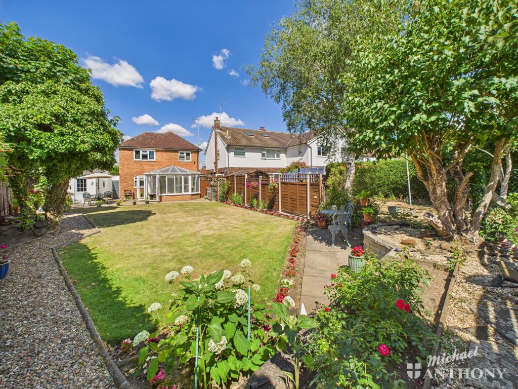 CAM02773G0-PR0328-STILL009